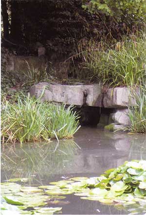 Pulhamite used in an ornamental pond at Coombe Wood, Croydon (Hazelle Jackson)