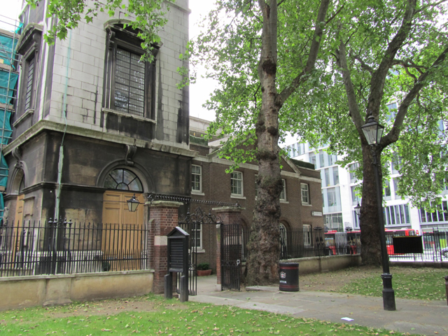 Christchurch Greyfriars Churchyard