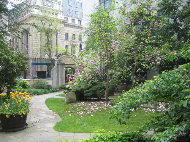 St Olave Hart Street Churchyard