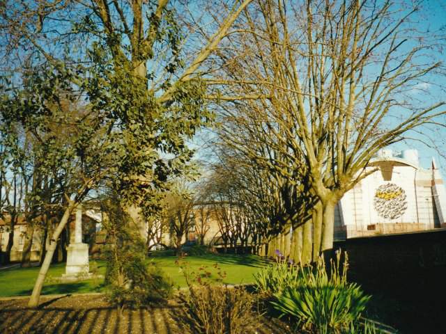 St James's Gardens